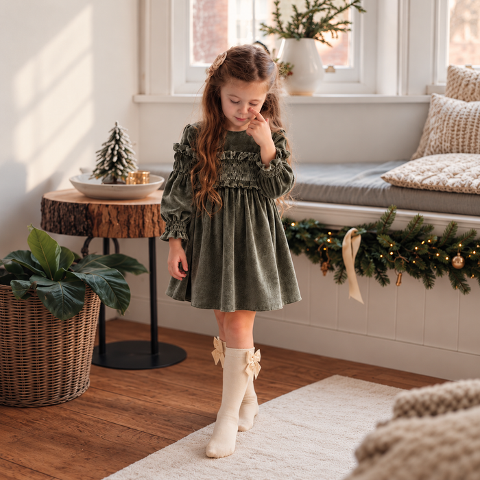 Abito bambina in velluto verde muschio con punto smock