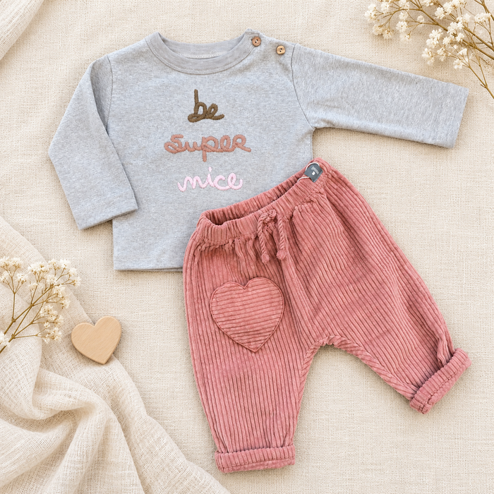 Completo bimba in cotone con pantalone rosa a coste