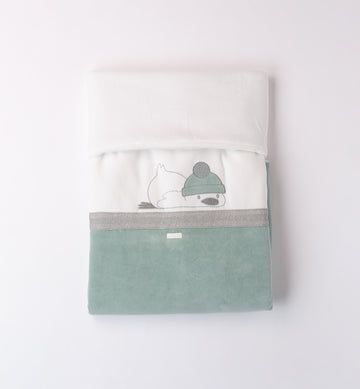 Coperta neonato in ciniglia bianca e verde con orsetto ricamato