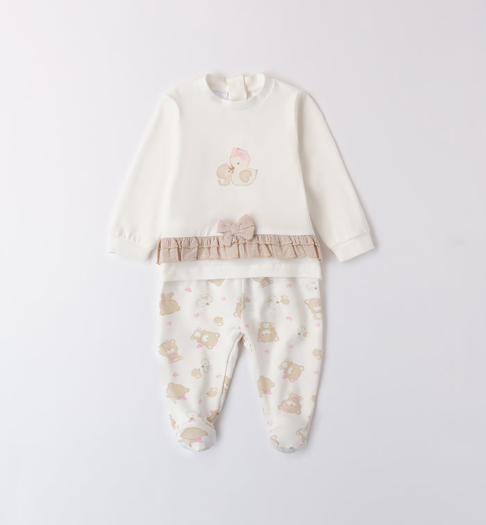 Coprifasce neonata bianco latte con orsetti e cuoricini beige e rosa
Dettaglio balza in lino beige con fiocco sul coprifasce