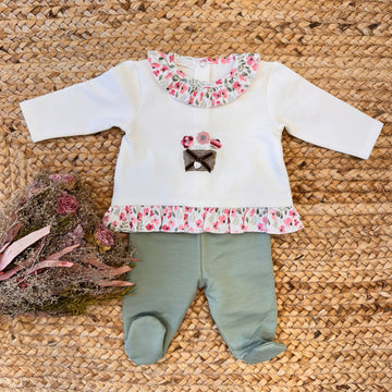 Tutina due pezzi in caldo cotone per neonata con colletto floreale e pantalone verde foglia.