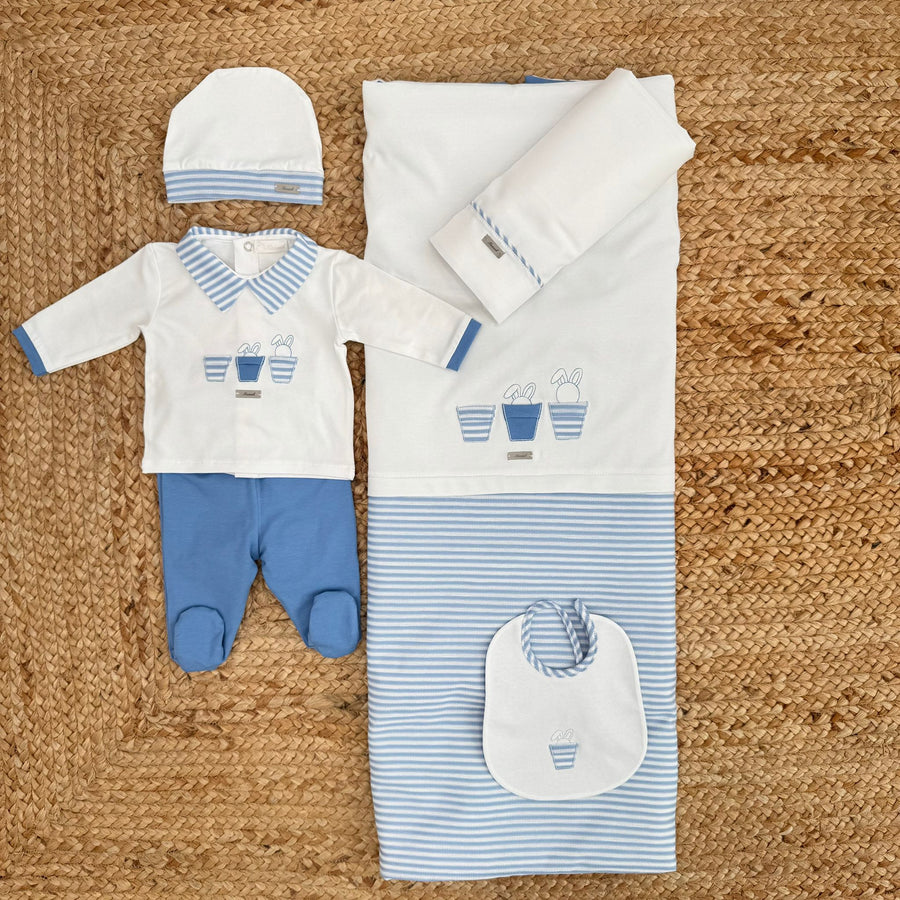 Uscita clinica neonato azzurro con coniglietto