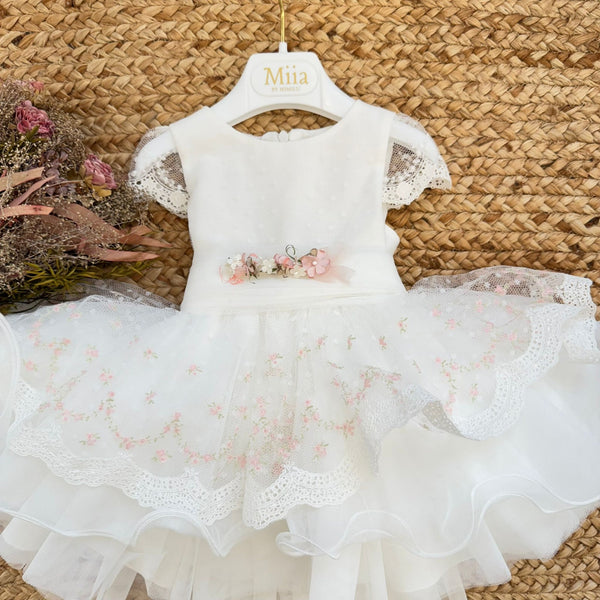 abito battesimo bimba con tulle floreale e cintura con fiori