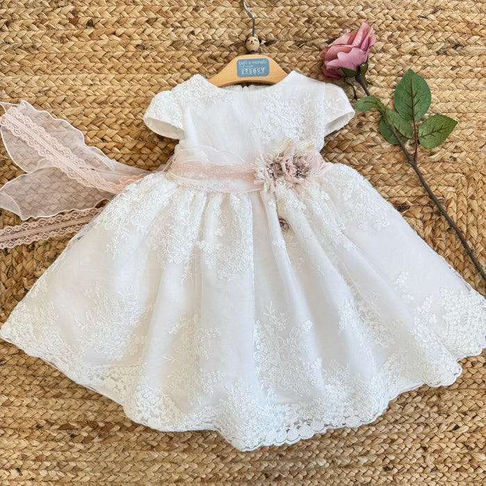Abito battesimo Mimilù in tulle ricamato con cintura doppia in pizzo e organza rosa cipria