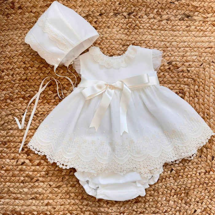 Abito battesimo neonata panna con cuffietta coordinata e fiocco in raso