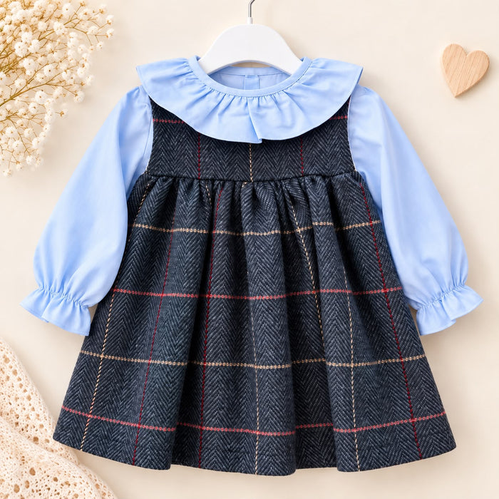 Abito bimba tartan blu con camicia azzurra in cotone, colletto volant e gonna arricciata