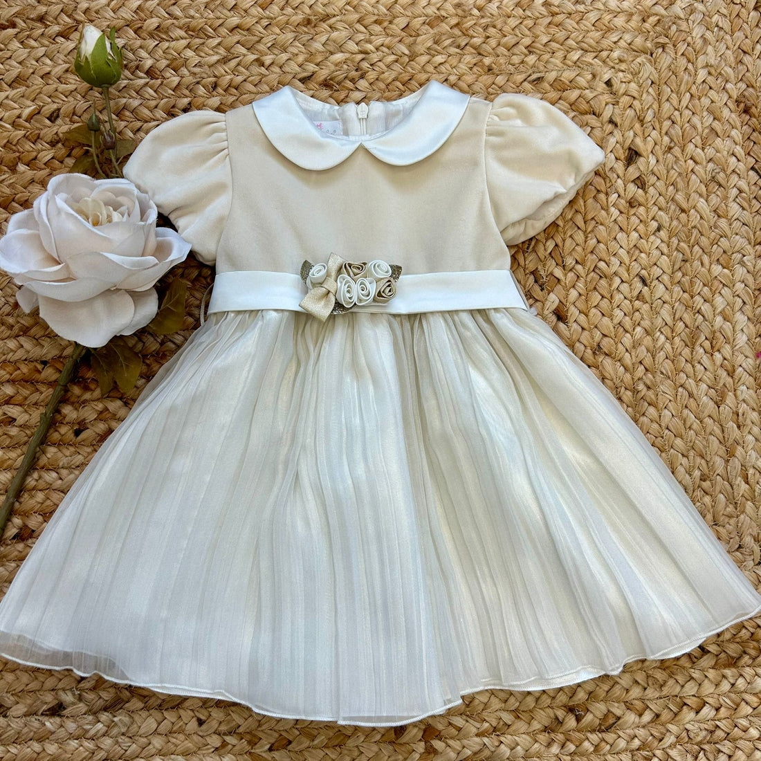 abito battesimo bambina beige con velluto e gonna dorata