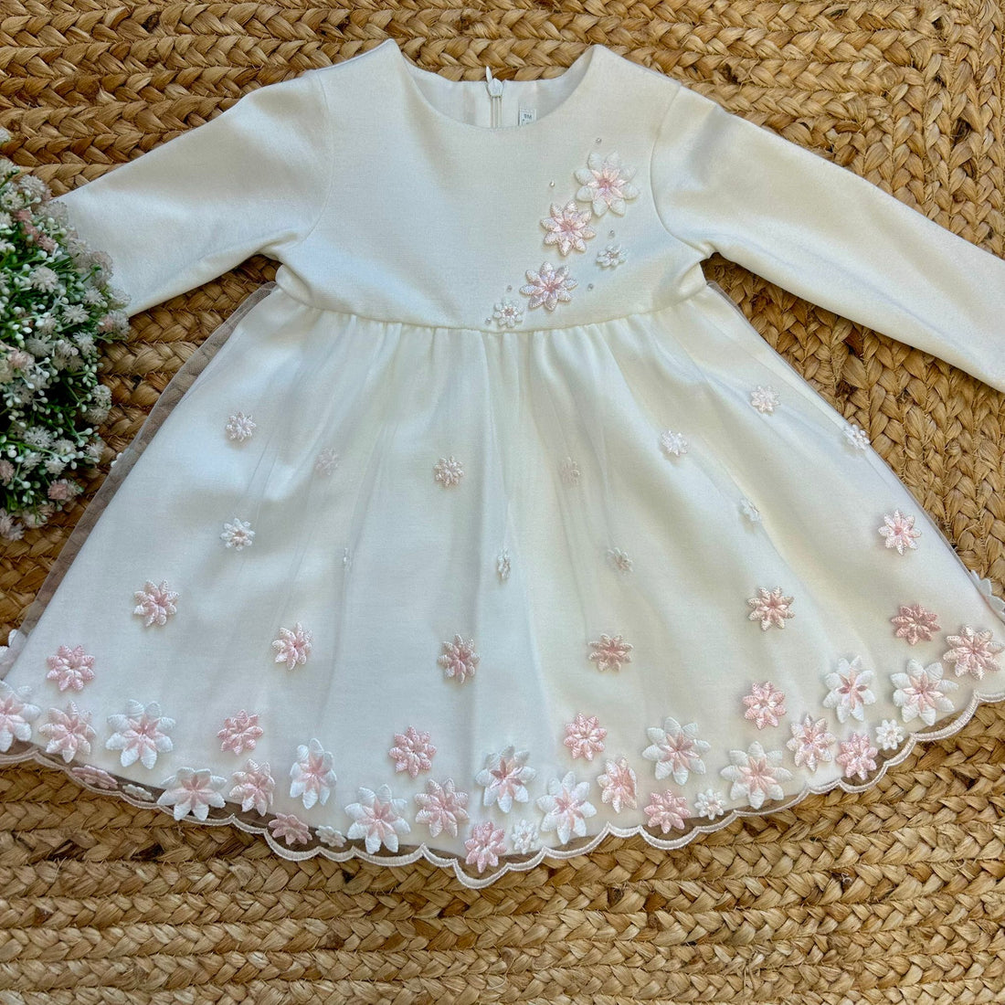 abito battesimo bambina panna con fiori rosa ricamati