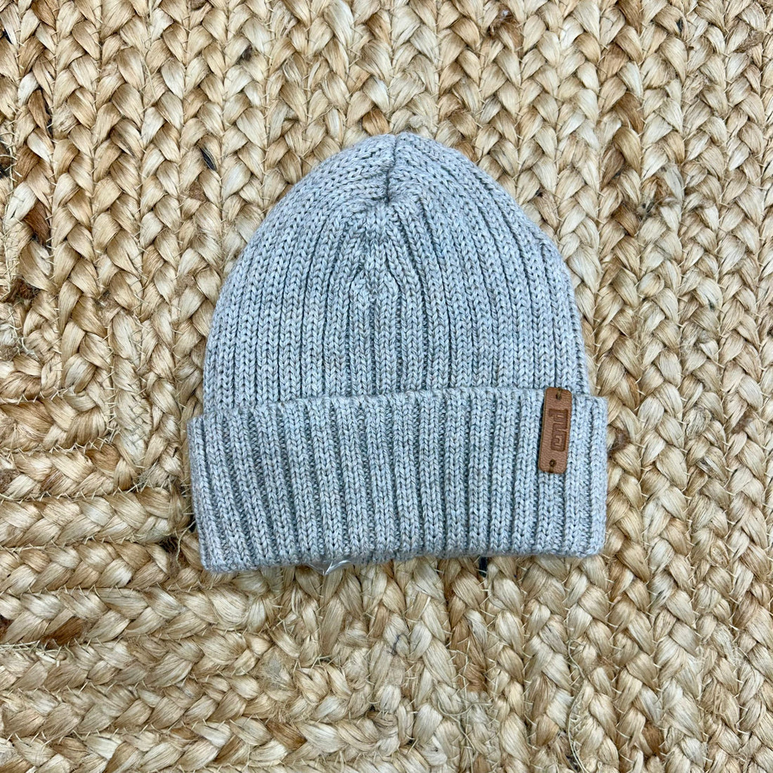 cappellino grigio in pura lana a costine per bambino