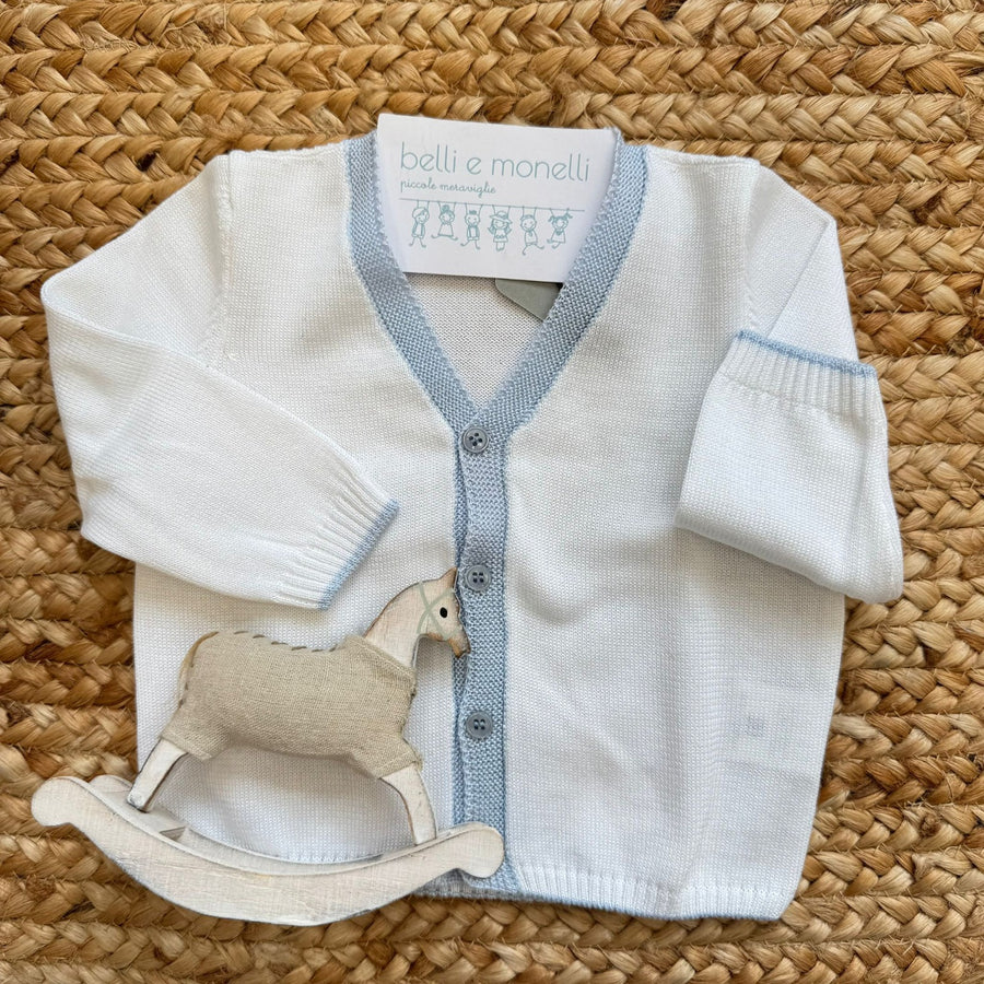 Cardigan bimbo elegante in cotone bianco con profili celesti