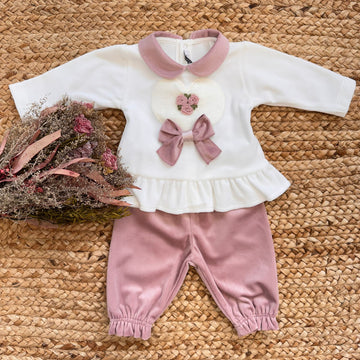 Completino in ciniglia per neonata invernale con fiocco e ricamo cuore rosa