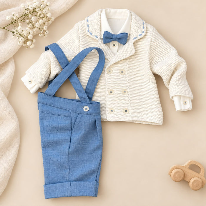 Completo battesimo bimbo con cardigan bianco, camicia, salopette azzurra e papillon