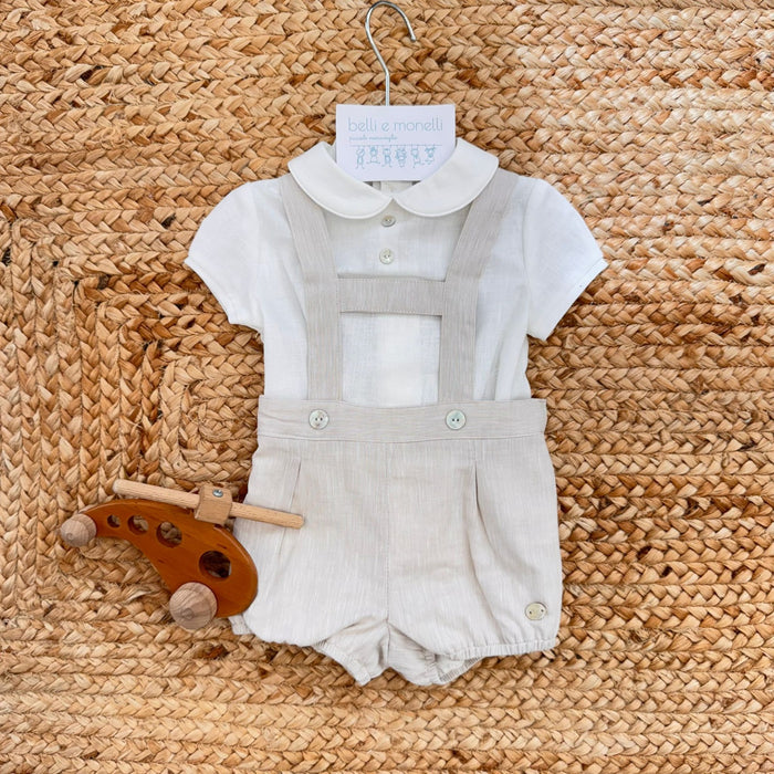 Completo battesimo bimbo in 100% cotone con camicia bianca, pantaloncino con bretelle e bottoncini in madreperla