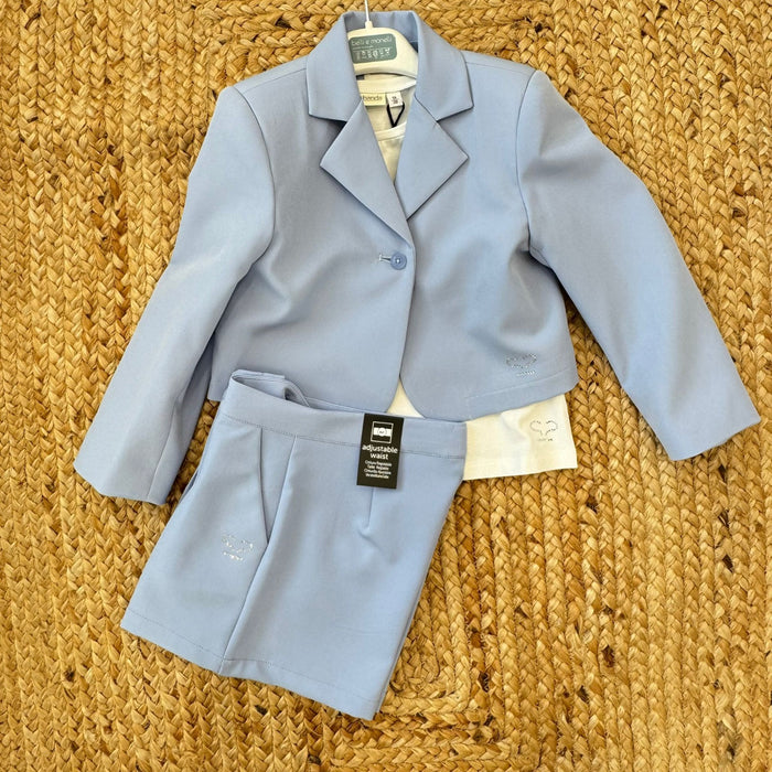 completo bimba elegante con giacca celeste e pantaloncino