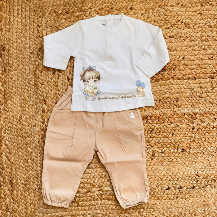 completo neonata con maglia bianca in cotone e pantalone beige