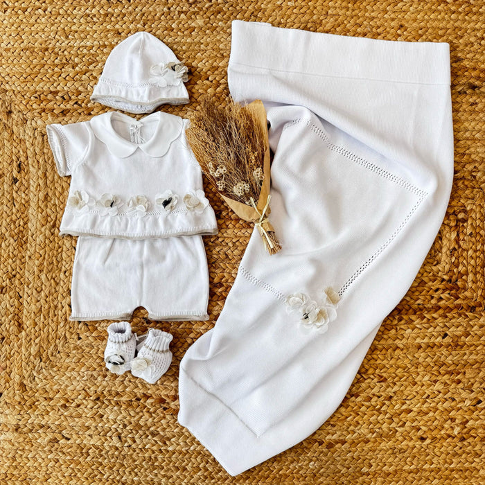 Coordinato nascita neonato in maglia bianco e ecrù con copertina e accessori