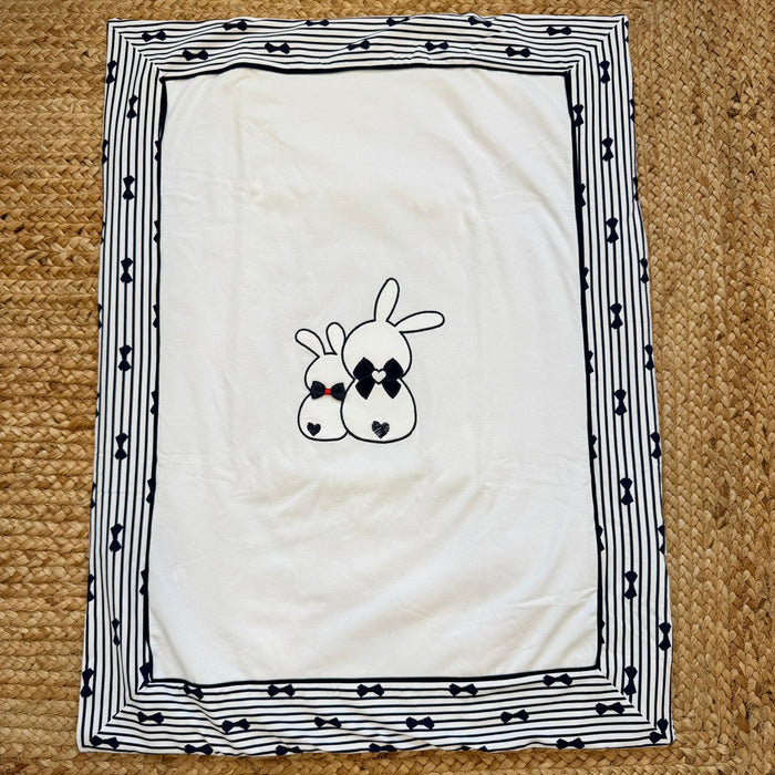 Copertina primaverile neonata in cotone con ricamo coniglietti