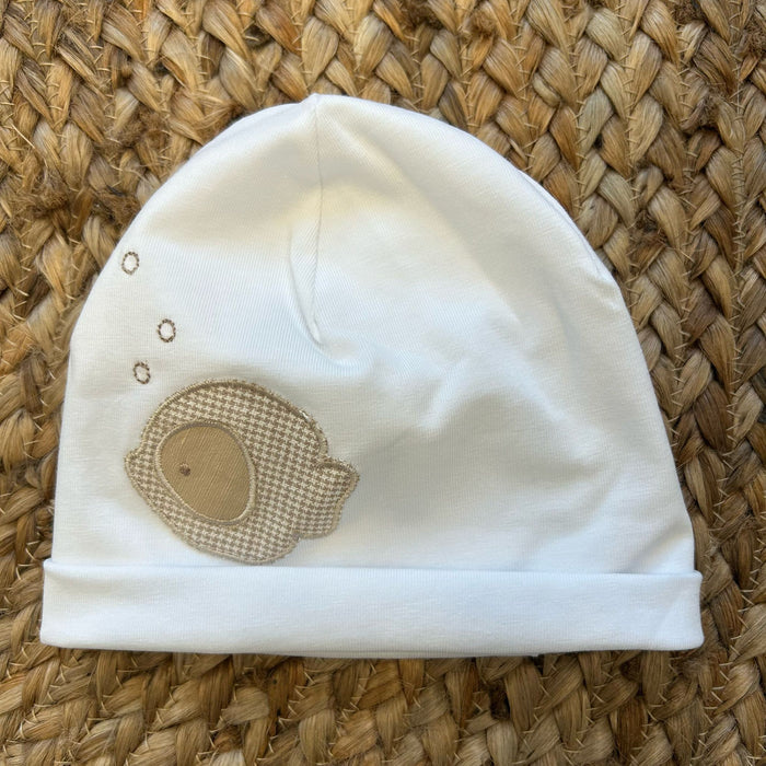Cuffietta neonato con pesciolino applicato beige