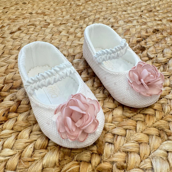 scarpe battesimo bimba con fiore rosa cipria
