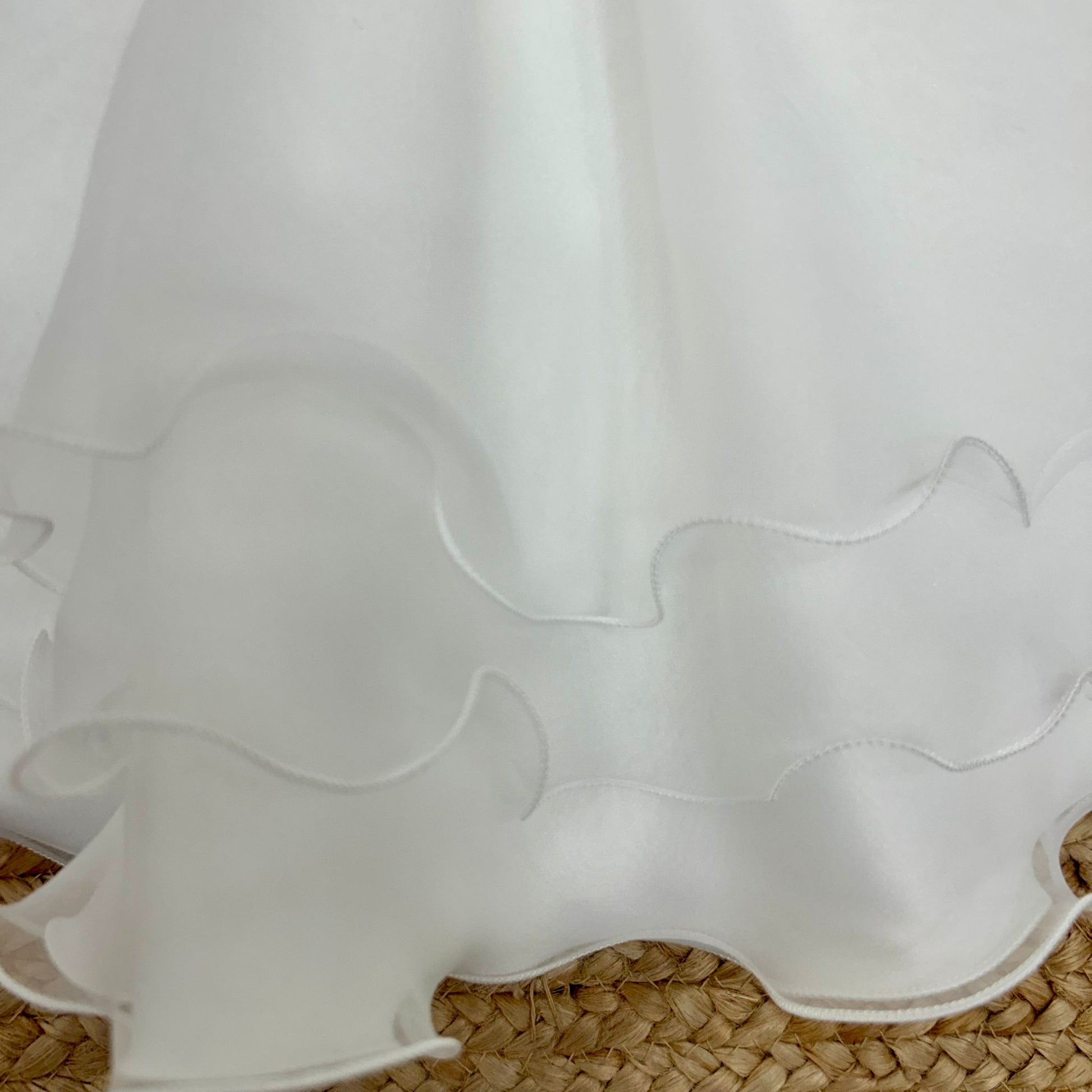 orlo ondulato abito elegante bimba panna
