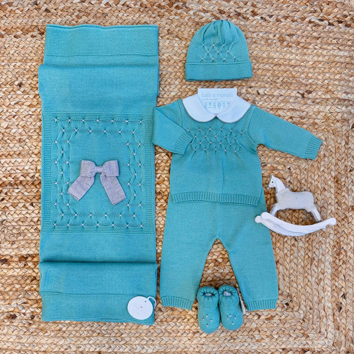 "Coordinato verde foglia per neonato in pura lana con ricamo nido d’ape e fiocco tortora – set nascita completo per uscita clinica