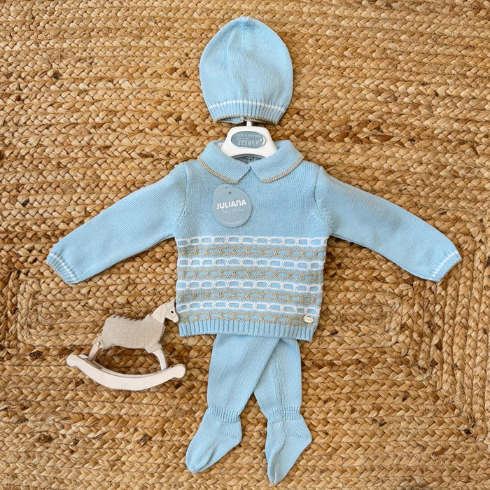 Tutina neonato azzurra con colletto e motivo geometrico bianco e tortora.