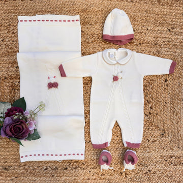 Uscita clinica per neonata in lana vergine bianco latte e marsala
