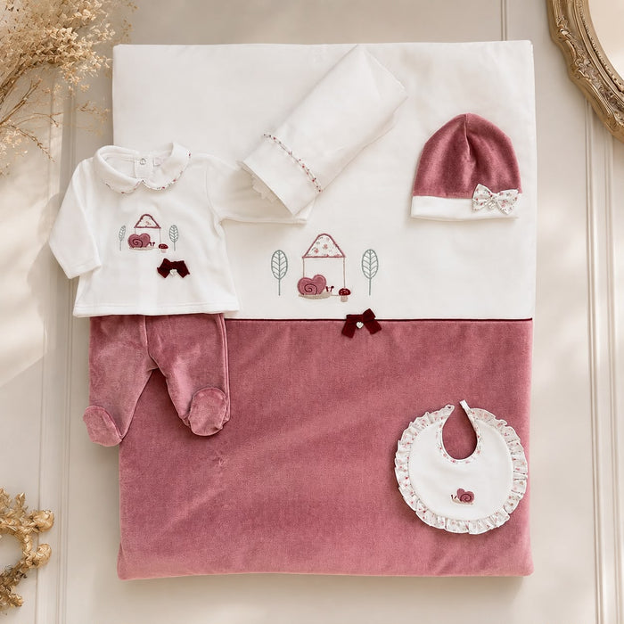 Tutina in ciniglia panna e malva con ricamo chiocciolina e casetta.