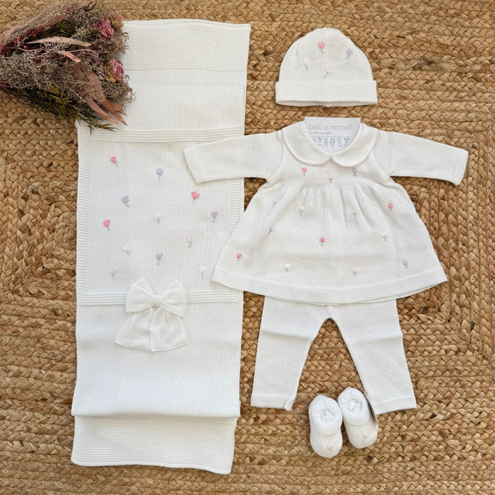 uscita clinica neonata in cotone con tulipani ricamati e copertina coordinata