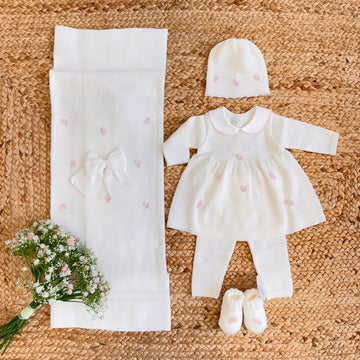 Coordinato uscita clinica neonata in pura lana con roselline ricamate