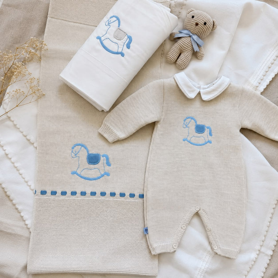 Uscita clinica neonato in lana merino beige con cavallino
