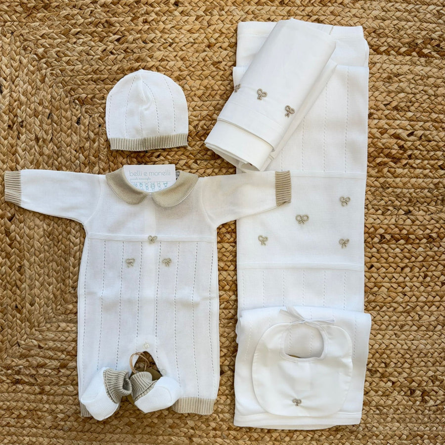 Uscita clinica unisex 100% cotone panna con fiocchi sabbia