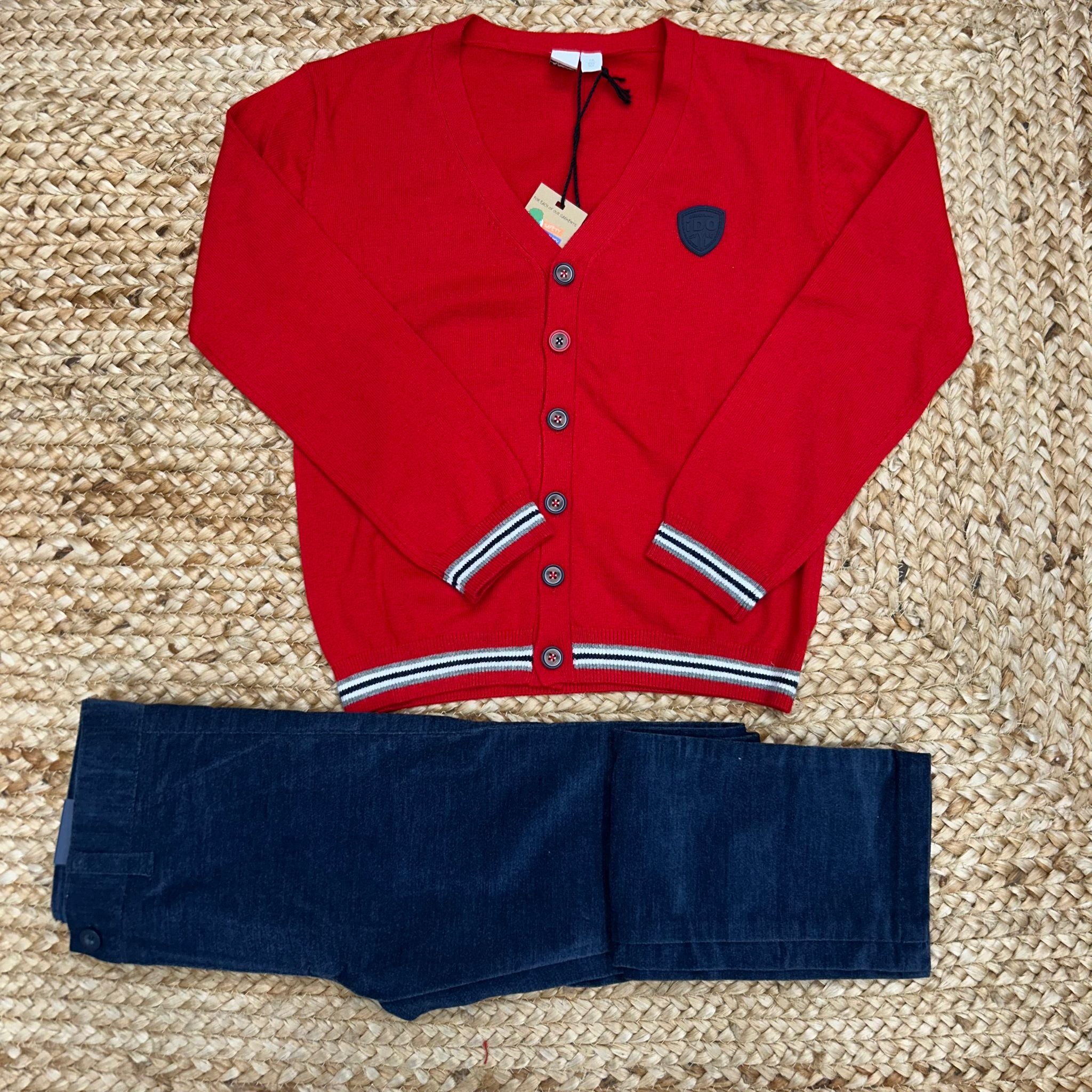 Completo bimbo rosso con cardigan e pantalone vellutato blu