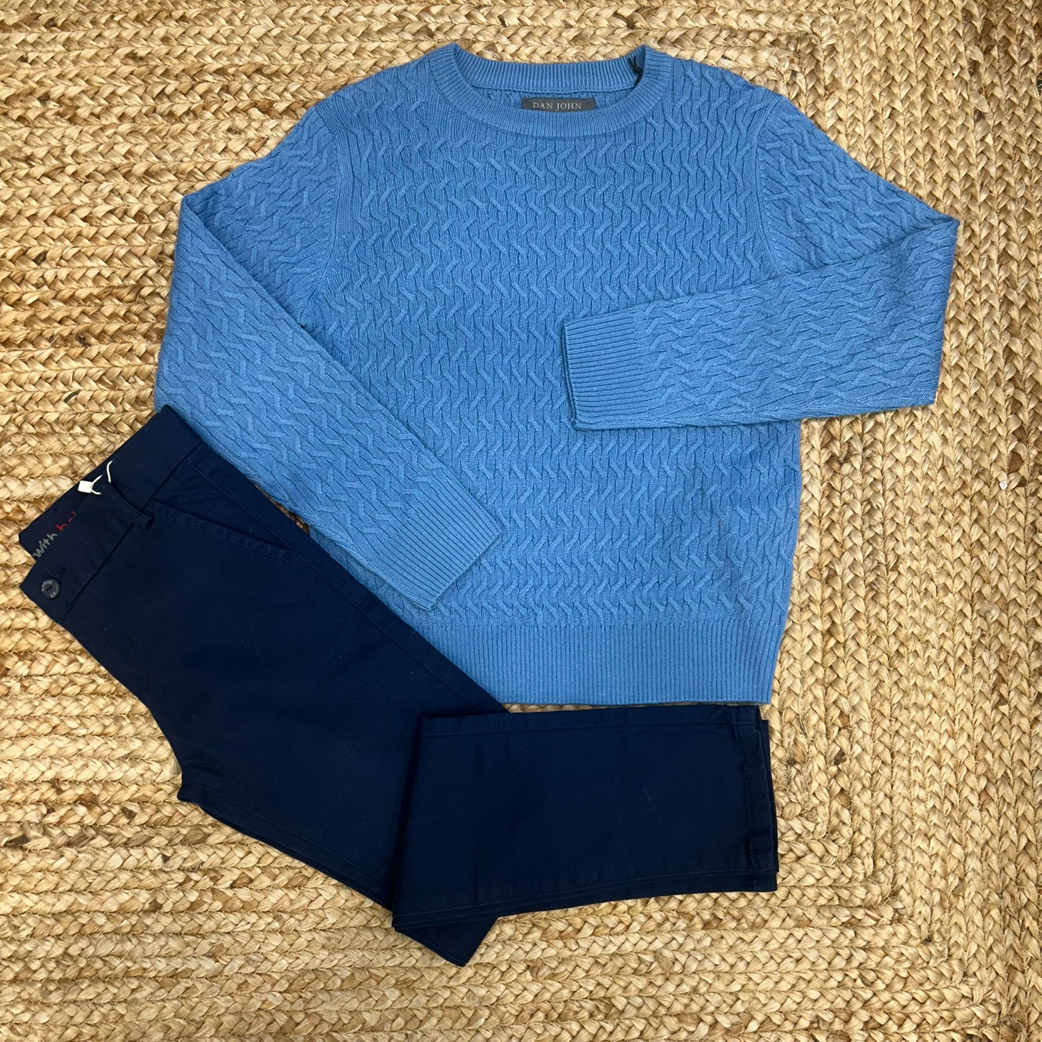 Maglione bimbo azzurro con pantalone blu