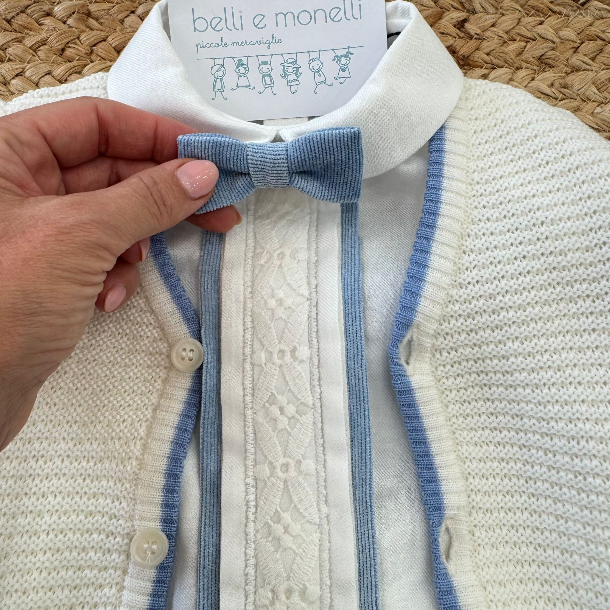 Abito battesimo bimbo azzurro e panna con pantaloni in velluto