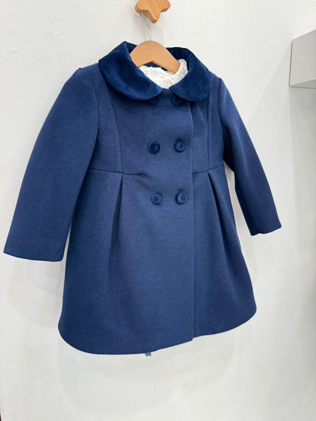 Cappotto con colletto in velluto