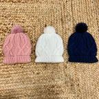 Cappellino intrecciato con pompon