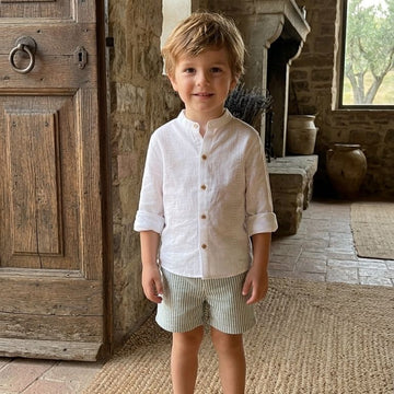 Completo bambino elegante con camicia in cotone e pantaloncino rigato