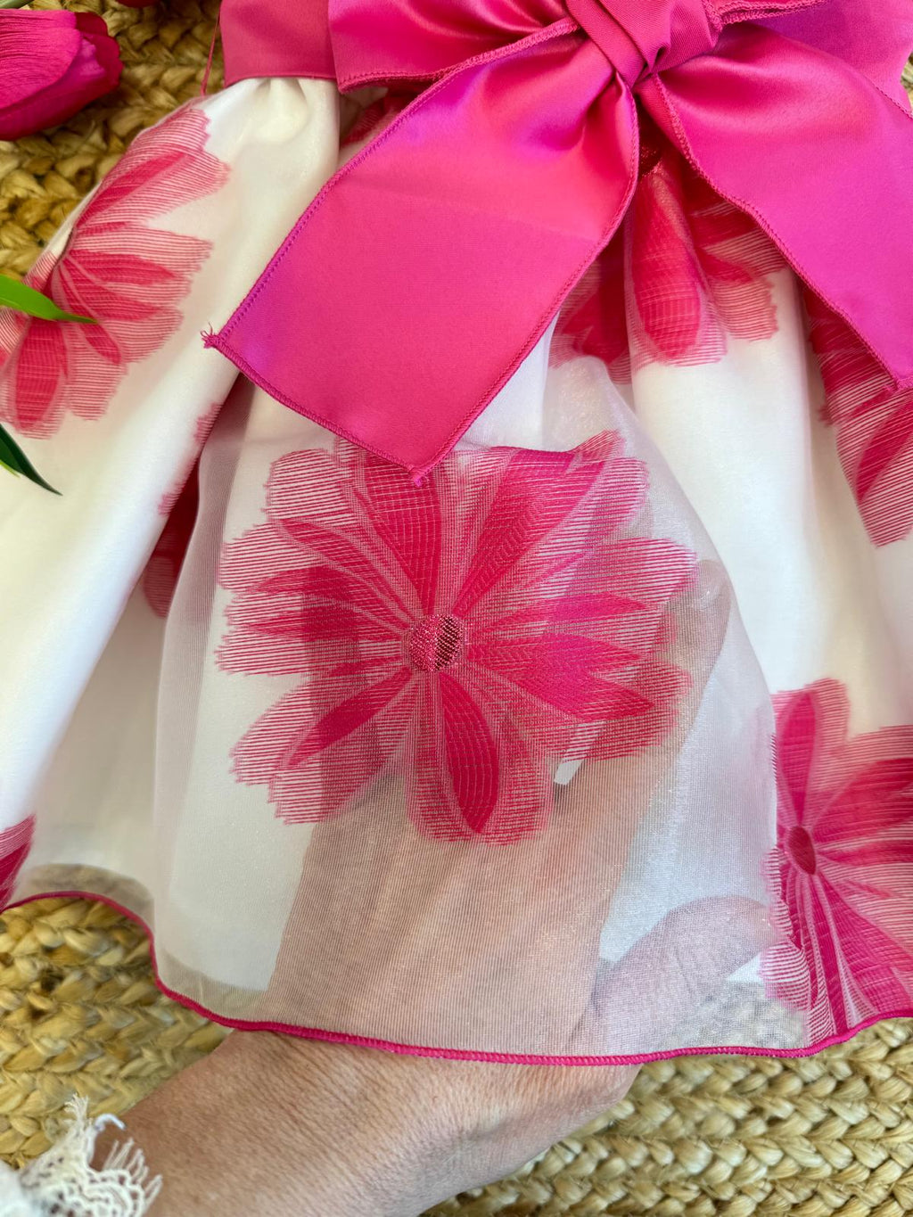Abito in mikado con fiocco fucsia