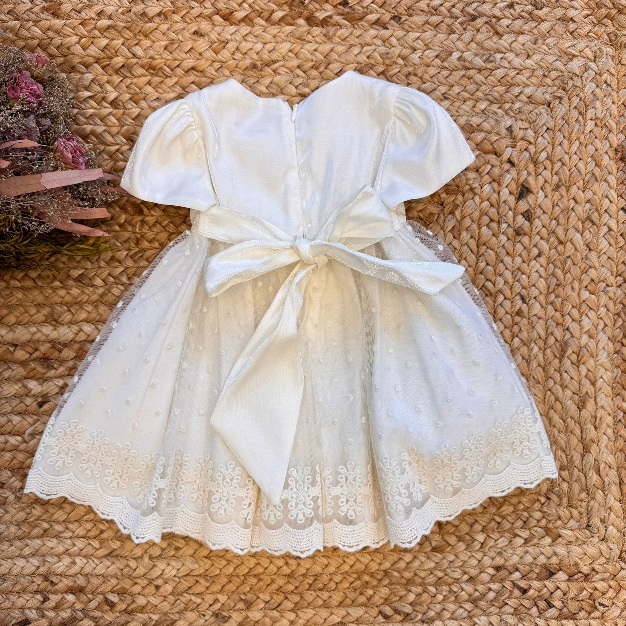 ABITO BIANCO BAMBINA CON RICAMI E FIOCCO RAFFINATO