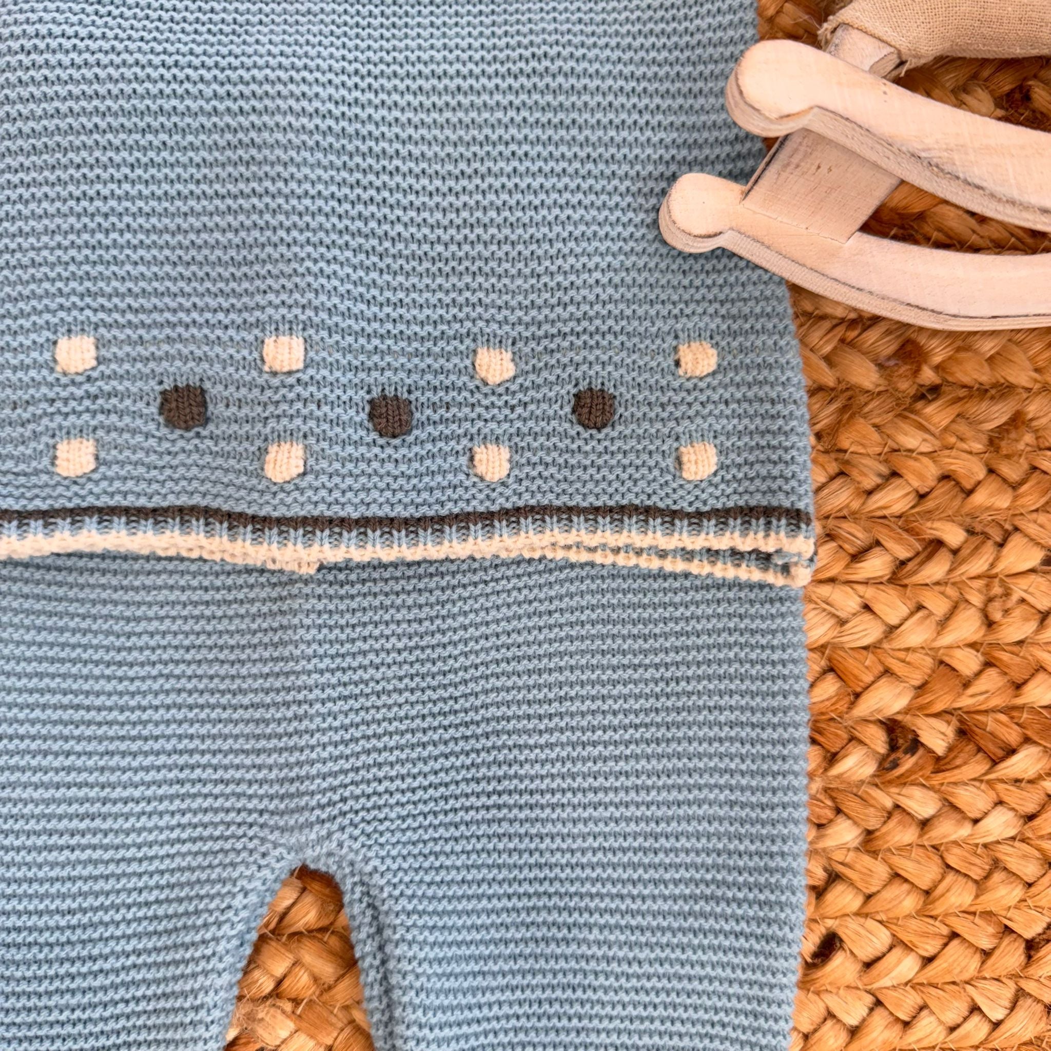 Coordinato azzurro nuvola neonato con cappellino e scarpine