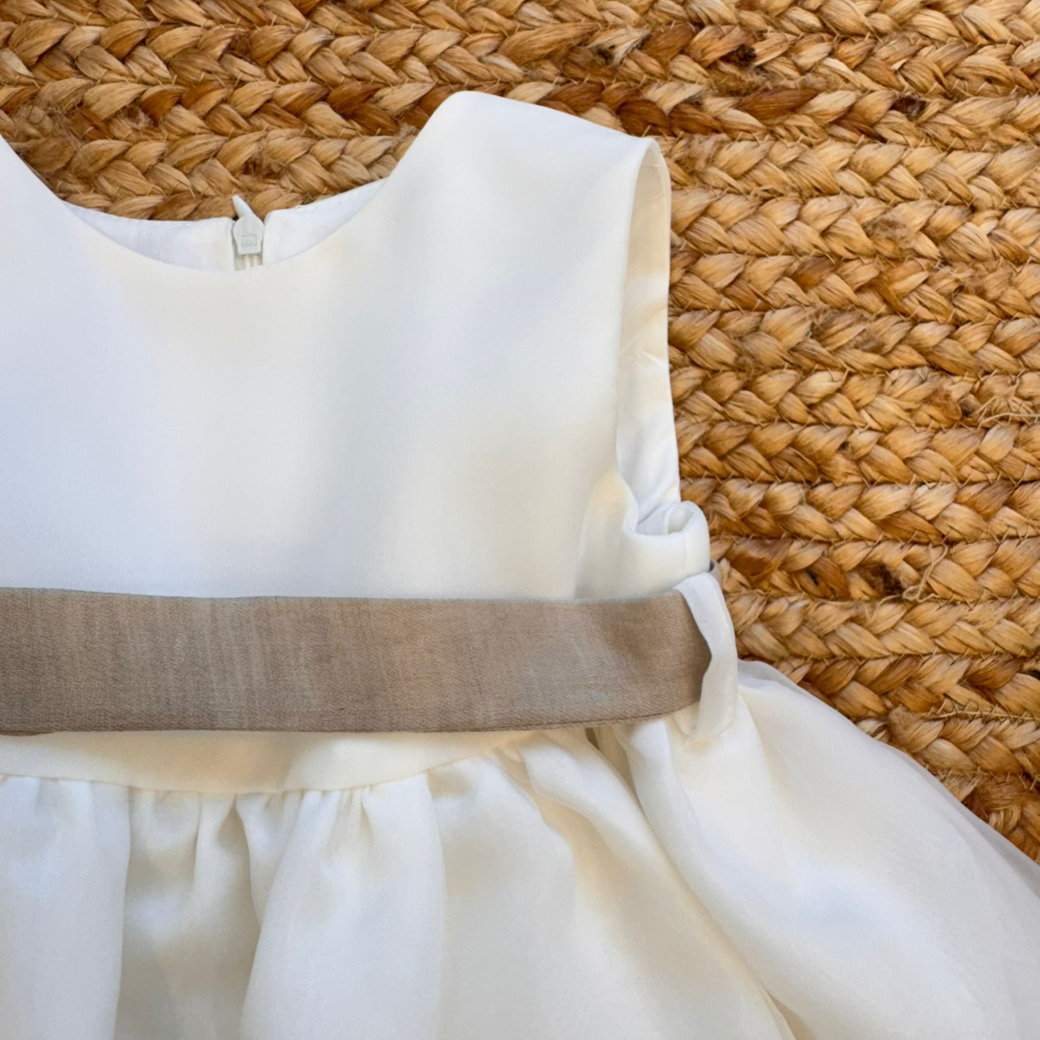 ABITO BATTESIMO BIANCO E BEIGE