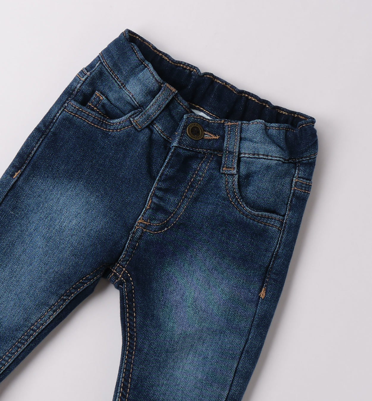 Bimbo maglia righe e jeans