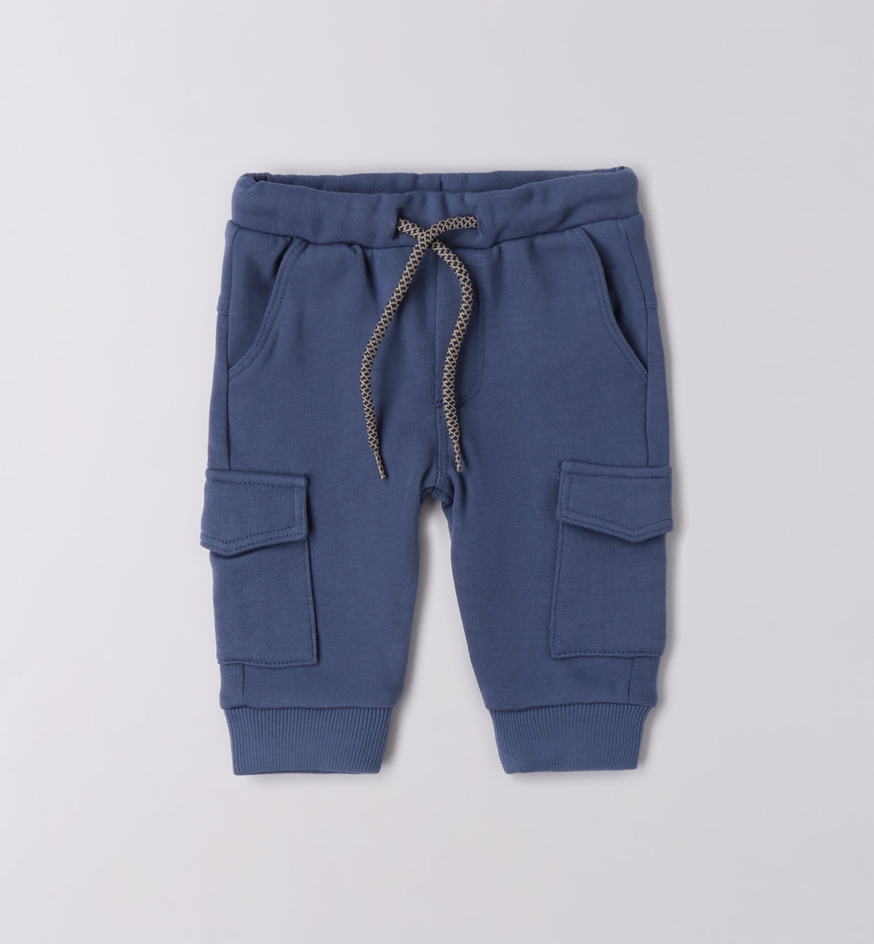 Completo bambino maglia azzurra e pantalone blu