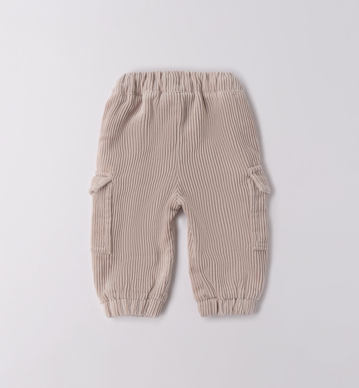Completo casual chic bimbo maglia rigata navy e pantaloni beige
