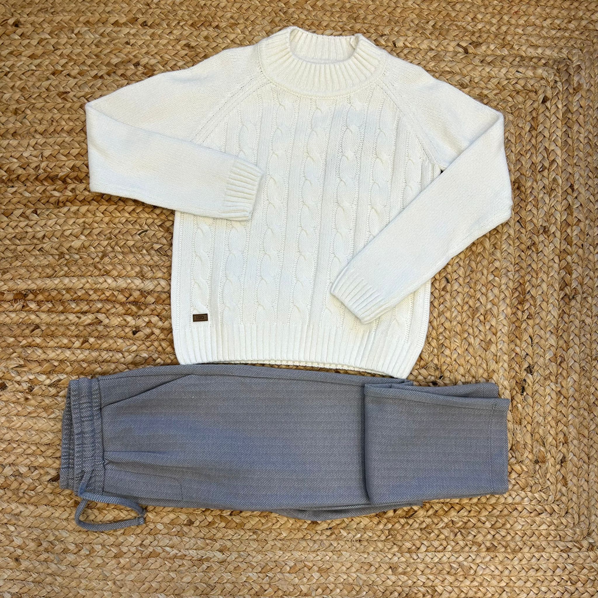 Completo bimbo panna e grigio con maglione trecce