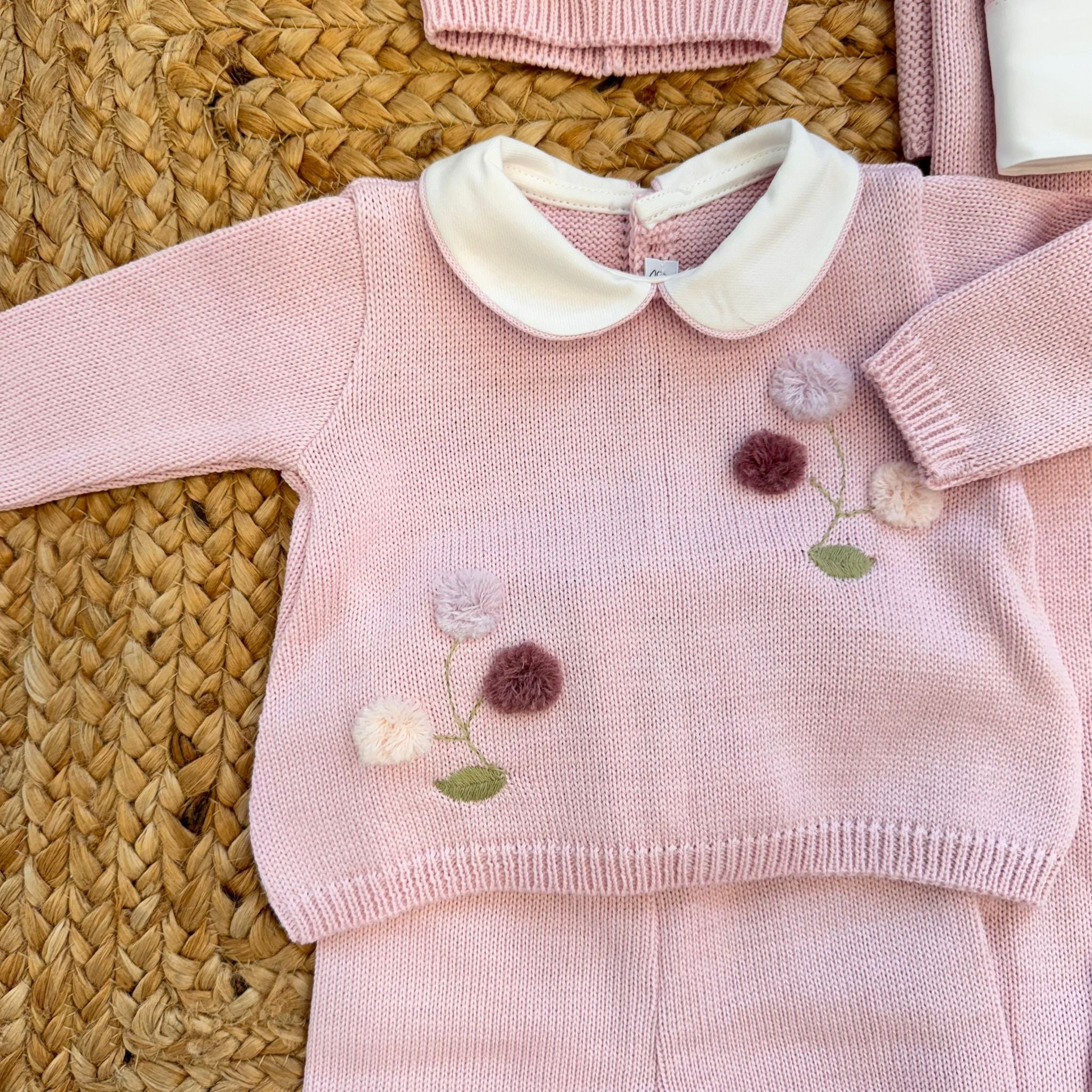 Uscita clinica neonata rosa misto lana con ricamo fiori