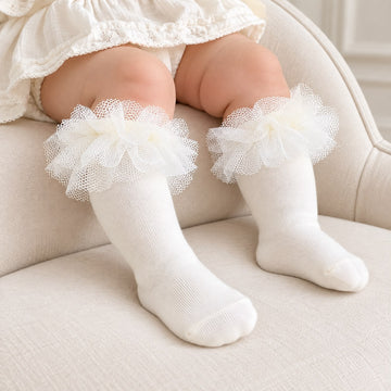 Calzettoni neonata panna con volant in tulle