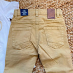 COMPLETO T-SHIRT LOGO E JEANS SENAPE