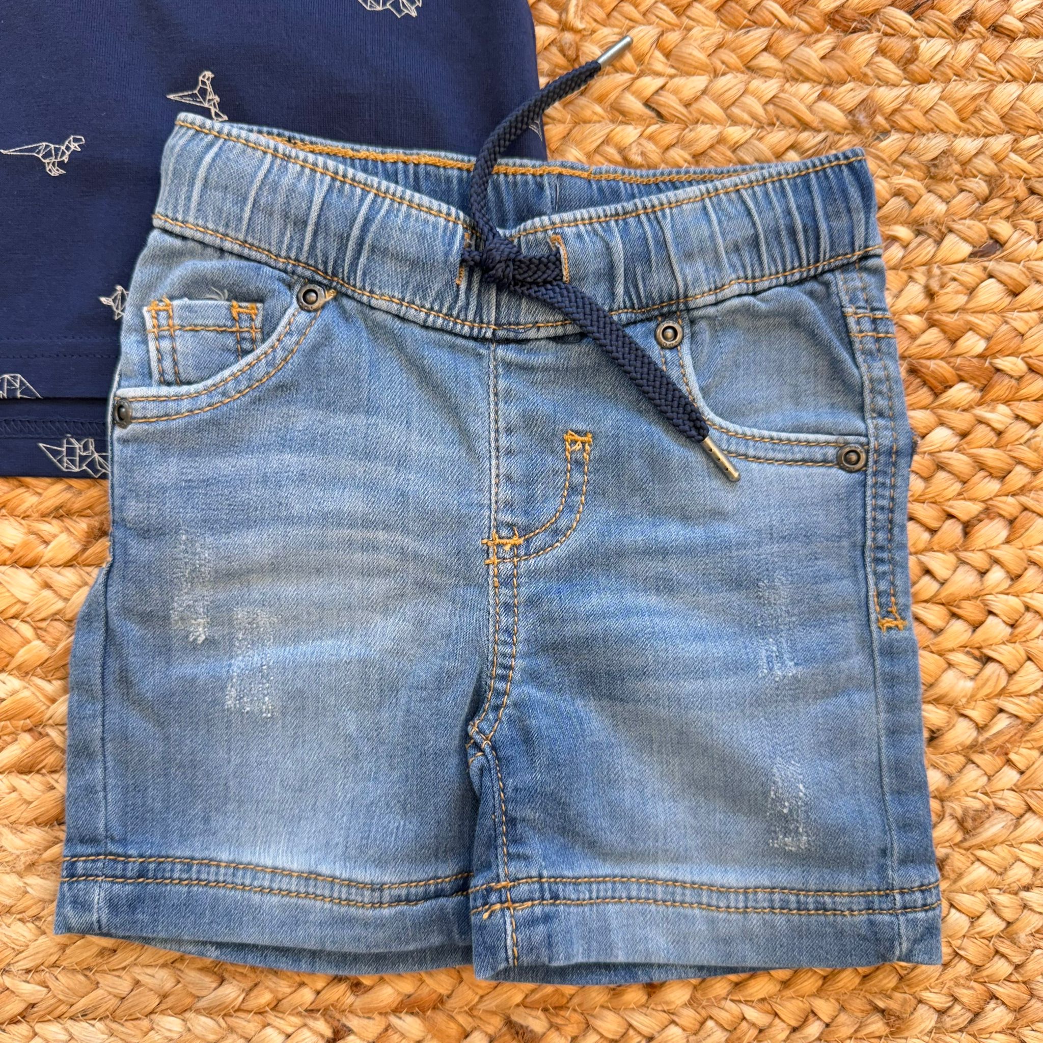 COMPLETO IDO POLO DINOSAURI E SHORTS DENIM